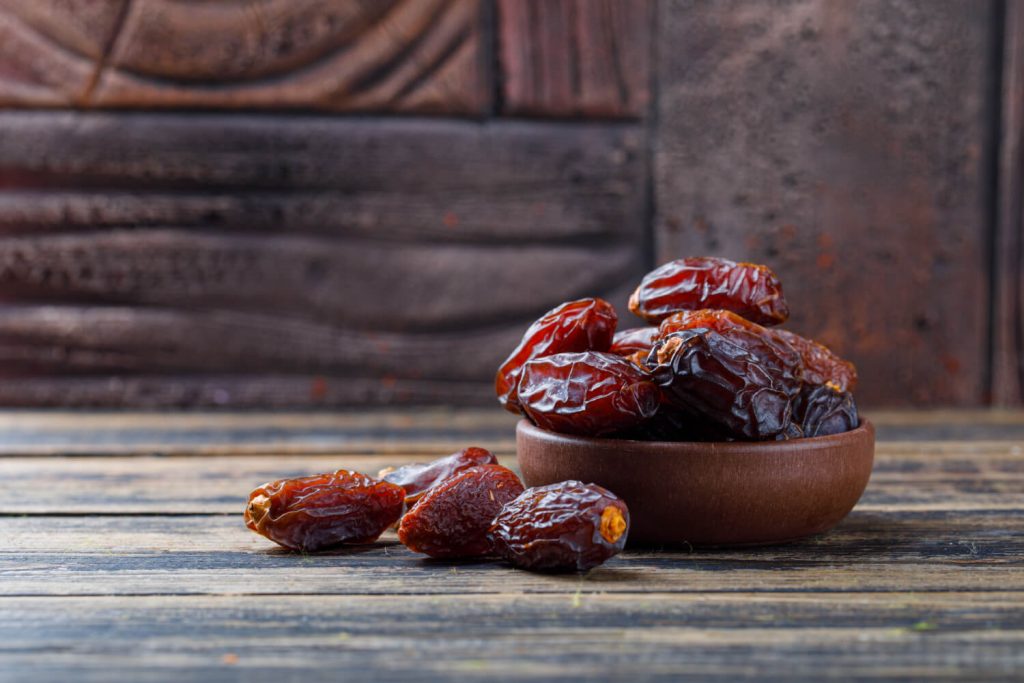dates benefits for heart health and digestive health